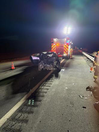 Man killed in NY Thruway crash after crossing median into oncoming traffic