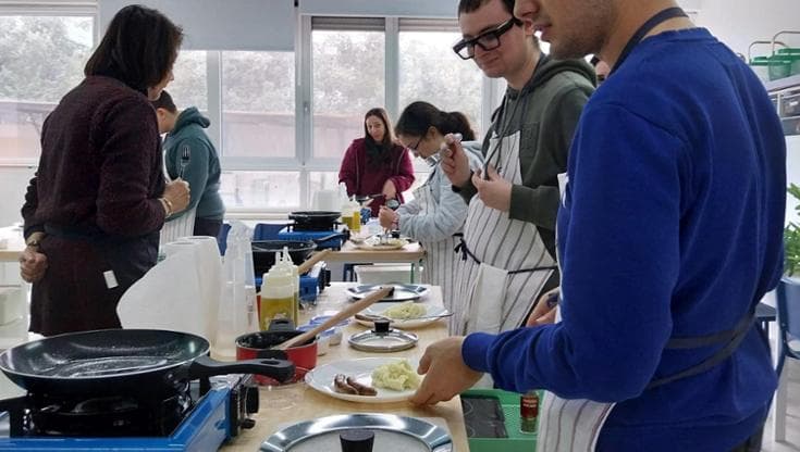 Bari, lab di cucina per persone con autismo: “Qui provano, imparano ...