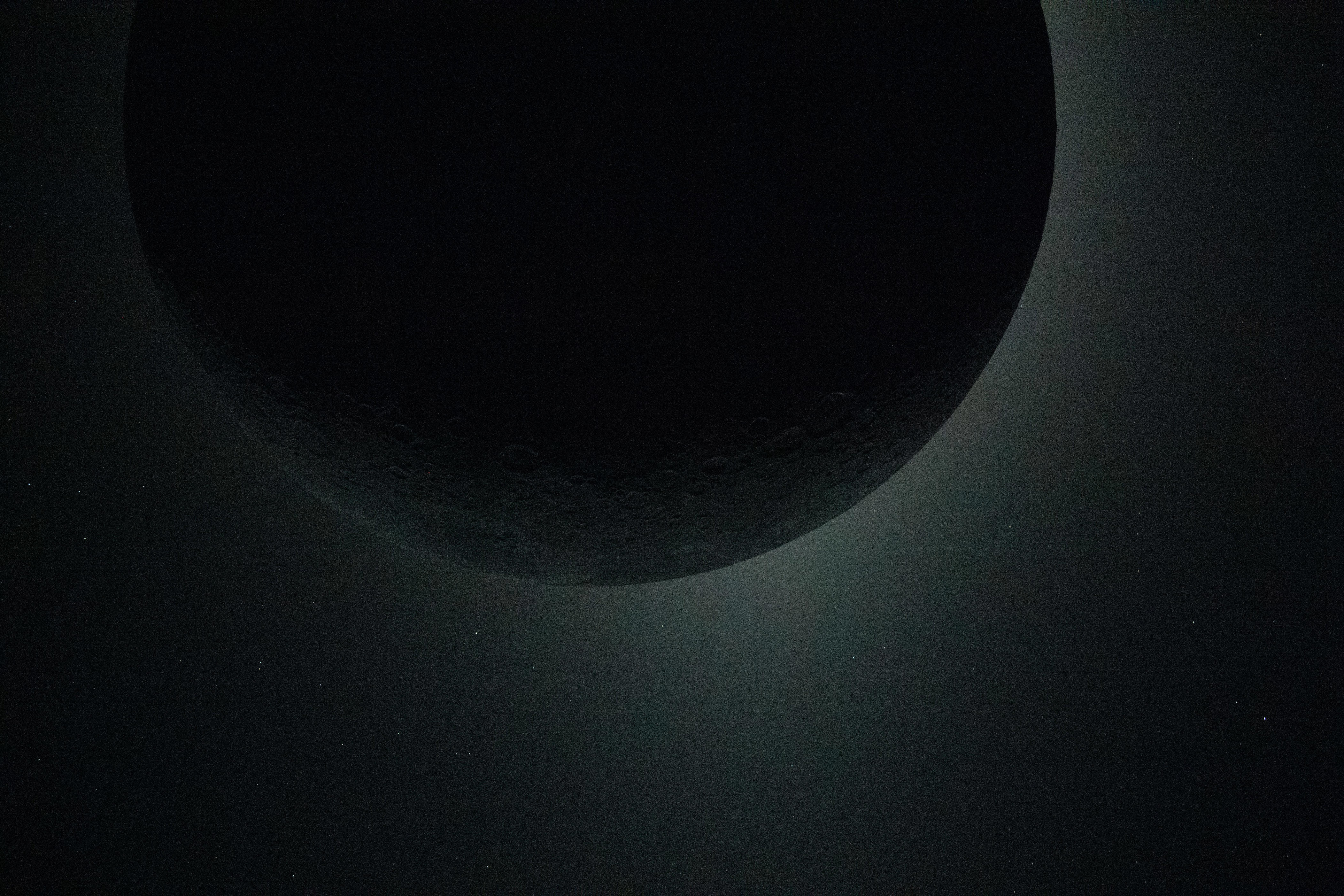 NASA releases thousands more Artemis II photos. Here are the best.