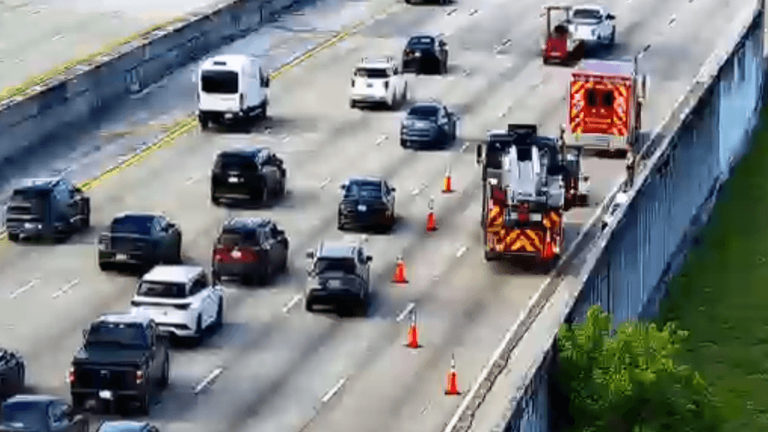 Crash on I-95 south in Boynton Beach blocks lanes