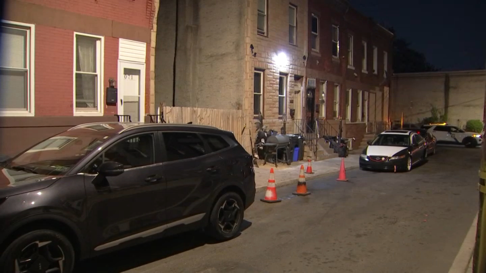 Man shot 4 times while painting car in Kensington, police say