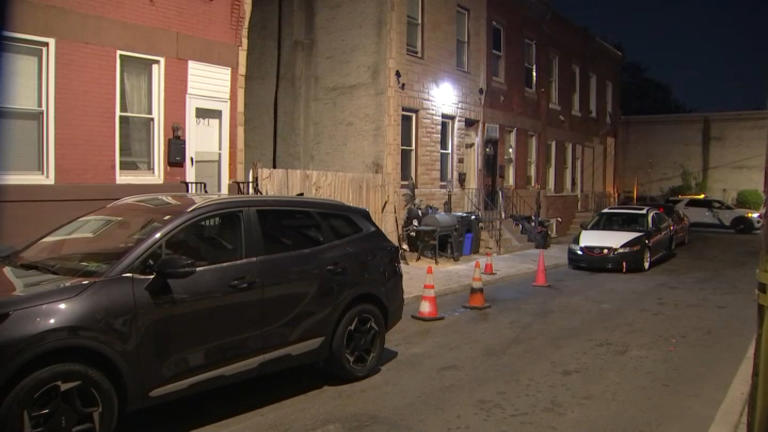 Man shot 4 times while painting car in Kensington, police say