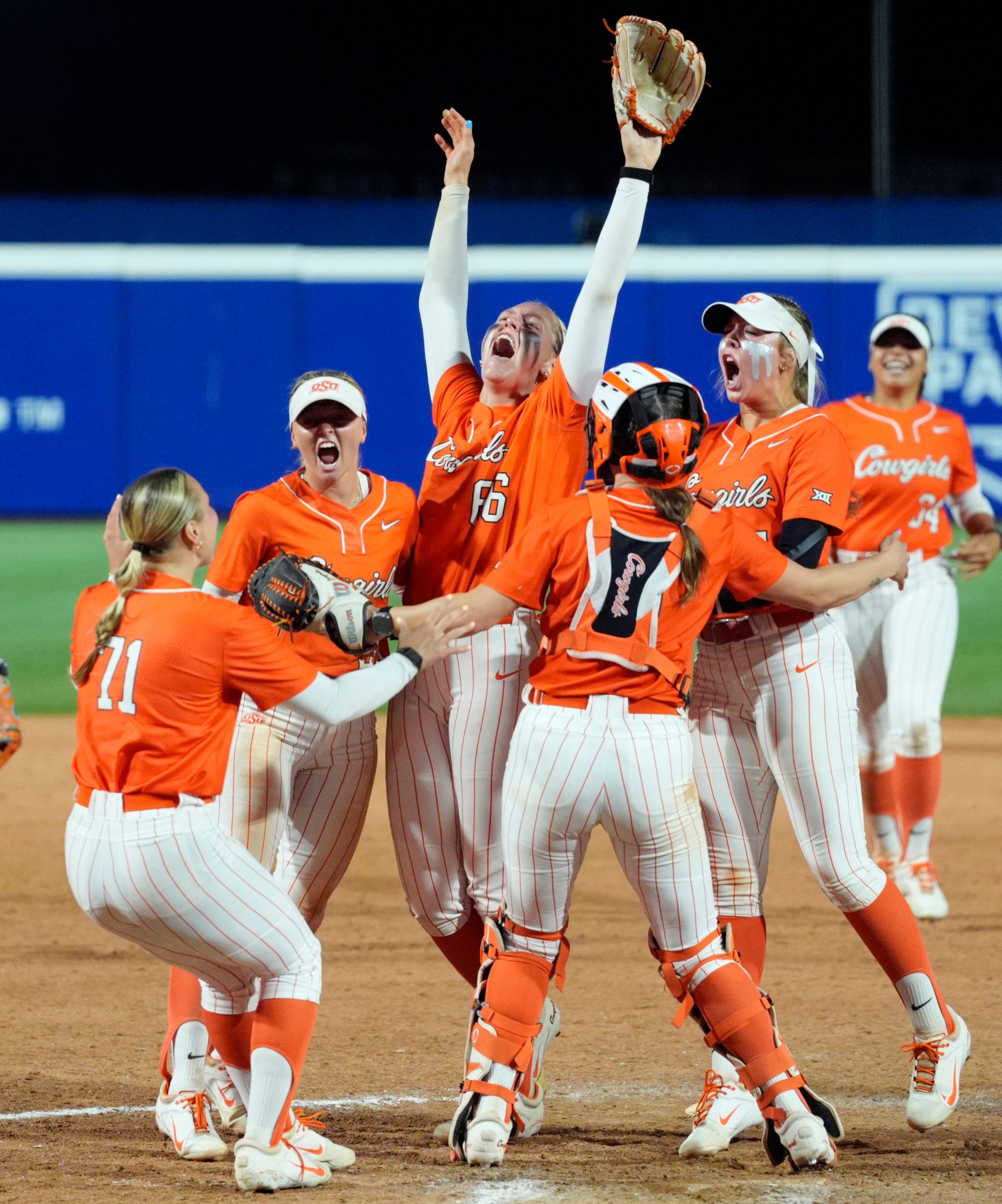 Oklahoma State softball coach Kenny Gajewski faces unique decision at ...