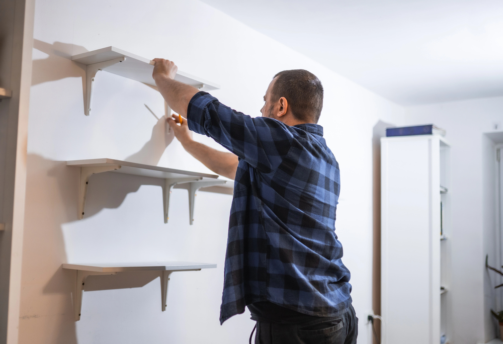 How to use reclaimed wood in your home without hiring anyone