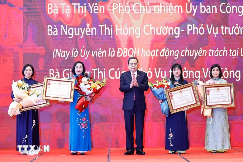 Tiếp tục đổi mới tư duy xây dựng pháp luật, nâng cao hiệu quả giám sát