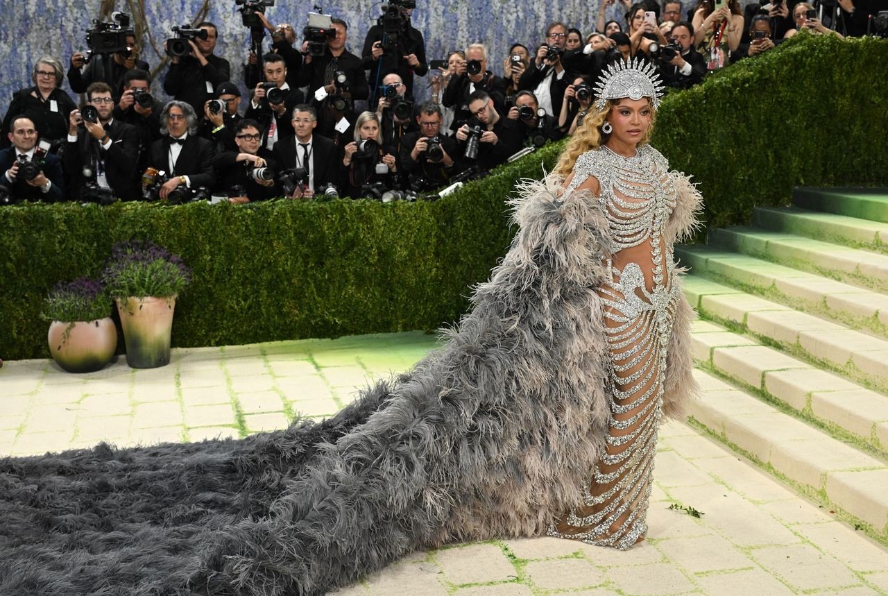 Met Gala 2026 : Beyoncé fait une apparition familiale remarquée aux ...