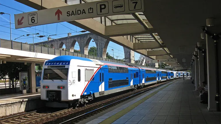 Atenção, passageiros: Fertagus está com atrasos significativos