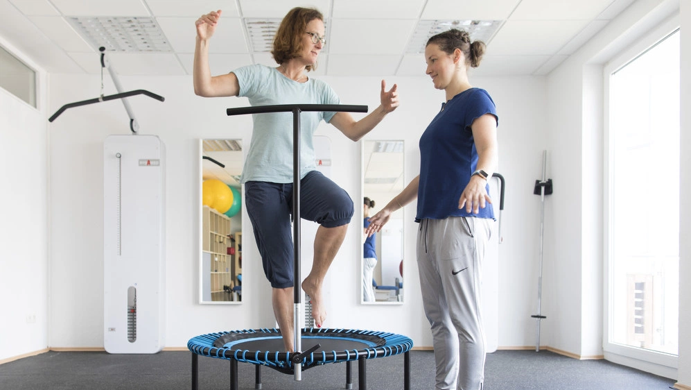 Expert shares six-step plan for safe return to walking