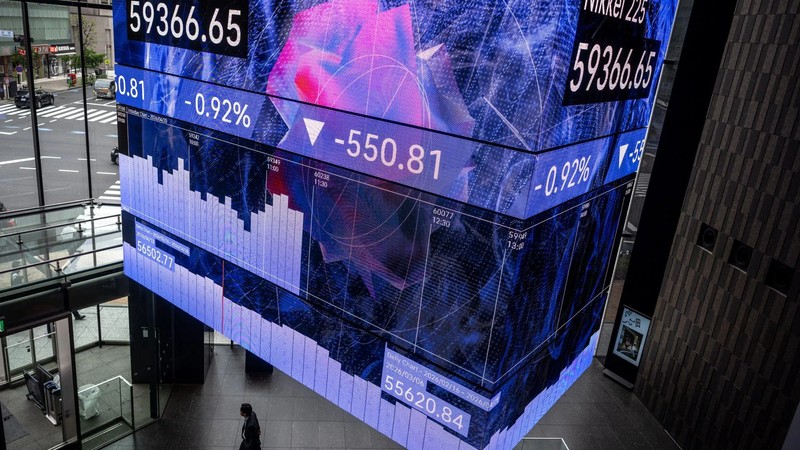 Asian stocks fall as US-Iran tensions rise over Strait of Hormuz fears