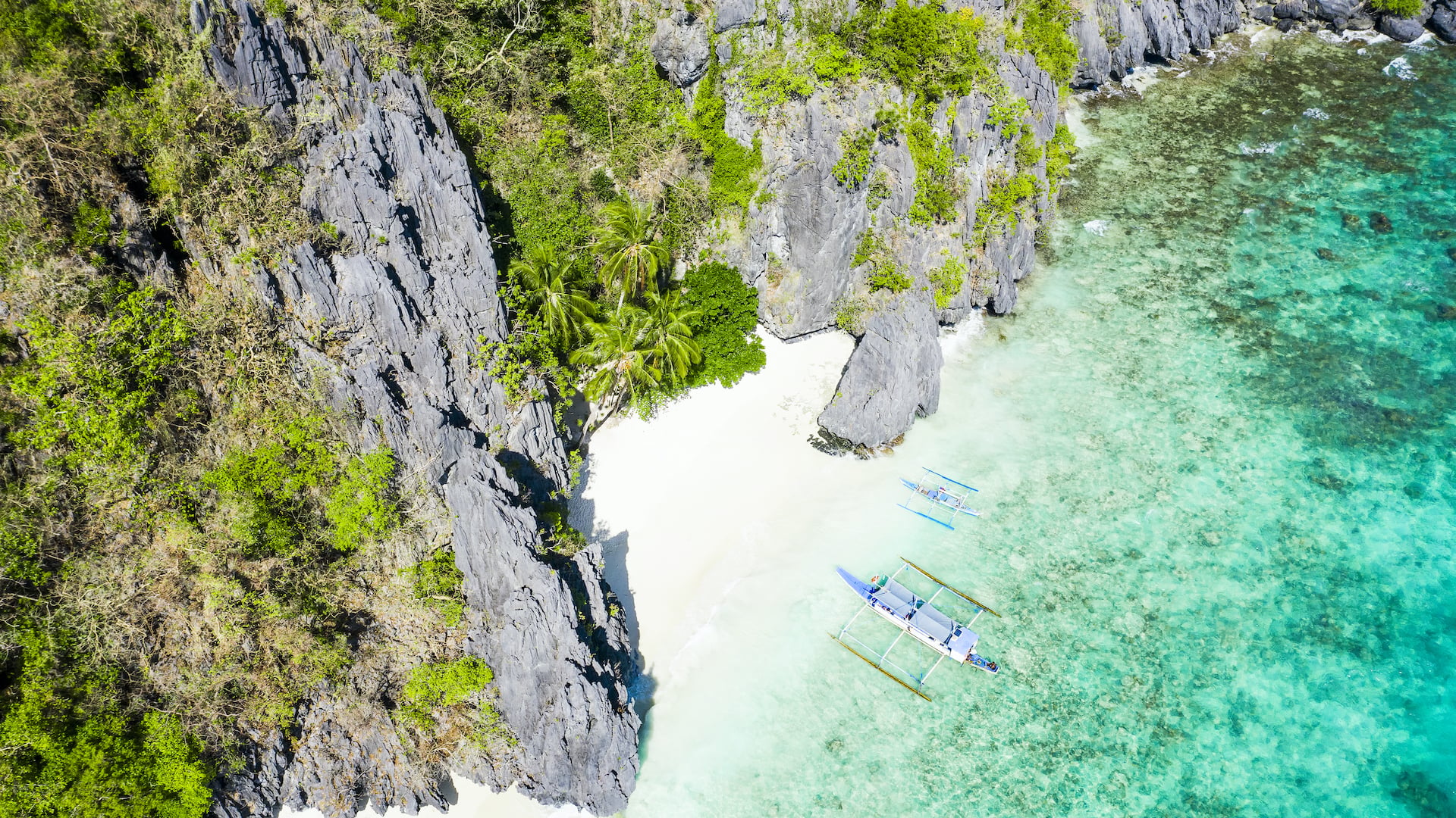 In the Philippines, this beach dominated by a spectacular rock has just ...