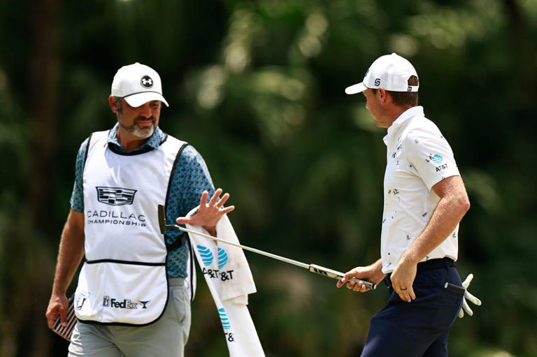 Jordan Spieth's caddie rushes to make punishment ruling on Rickie Fowler