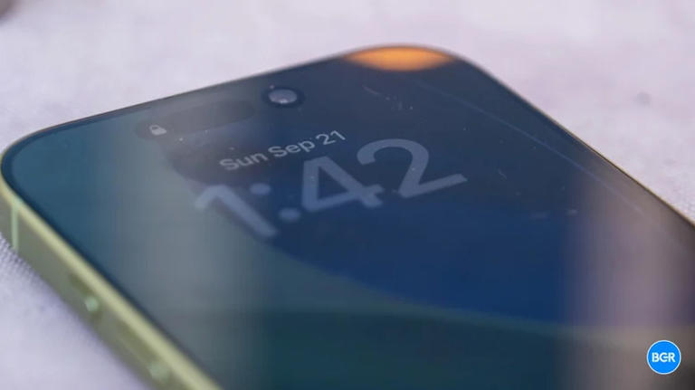 Here's how much the iPhone 17's display costs to replace