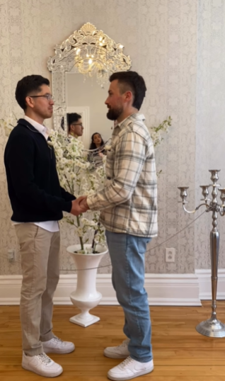 Ce prétendant de L’amour est dans le pré est marié!