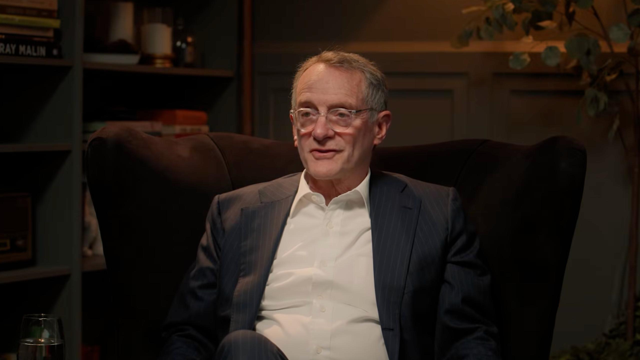 Howard Marks turned a random call into a $224B empire — why he chose ...