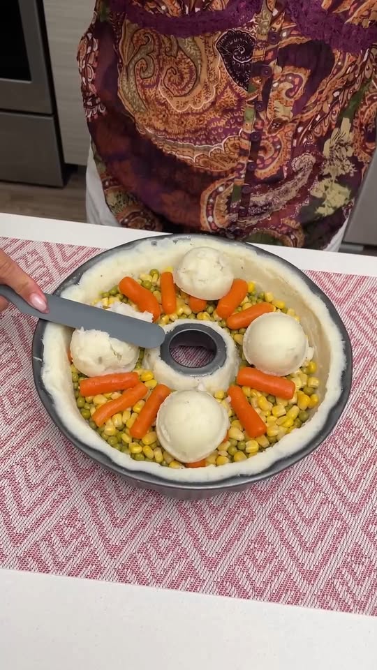 Easy shepherd’s pie ring that looks fancy but is so simple to make