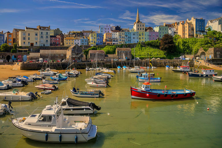 Tenby is the UK’s 'dead zone' town where tourists can switch off — but ...