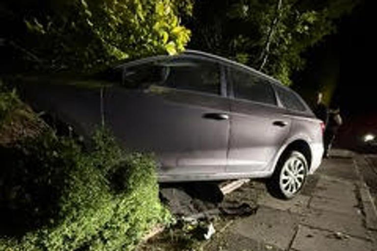 Suspect named after car ploughs into garden wall in Mossley Hill