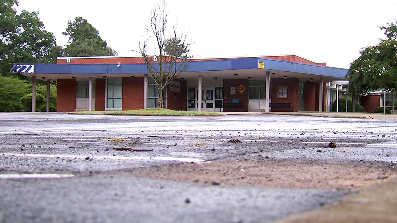 Mecklenburg County to discuss redevelopment of former Smith School site
