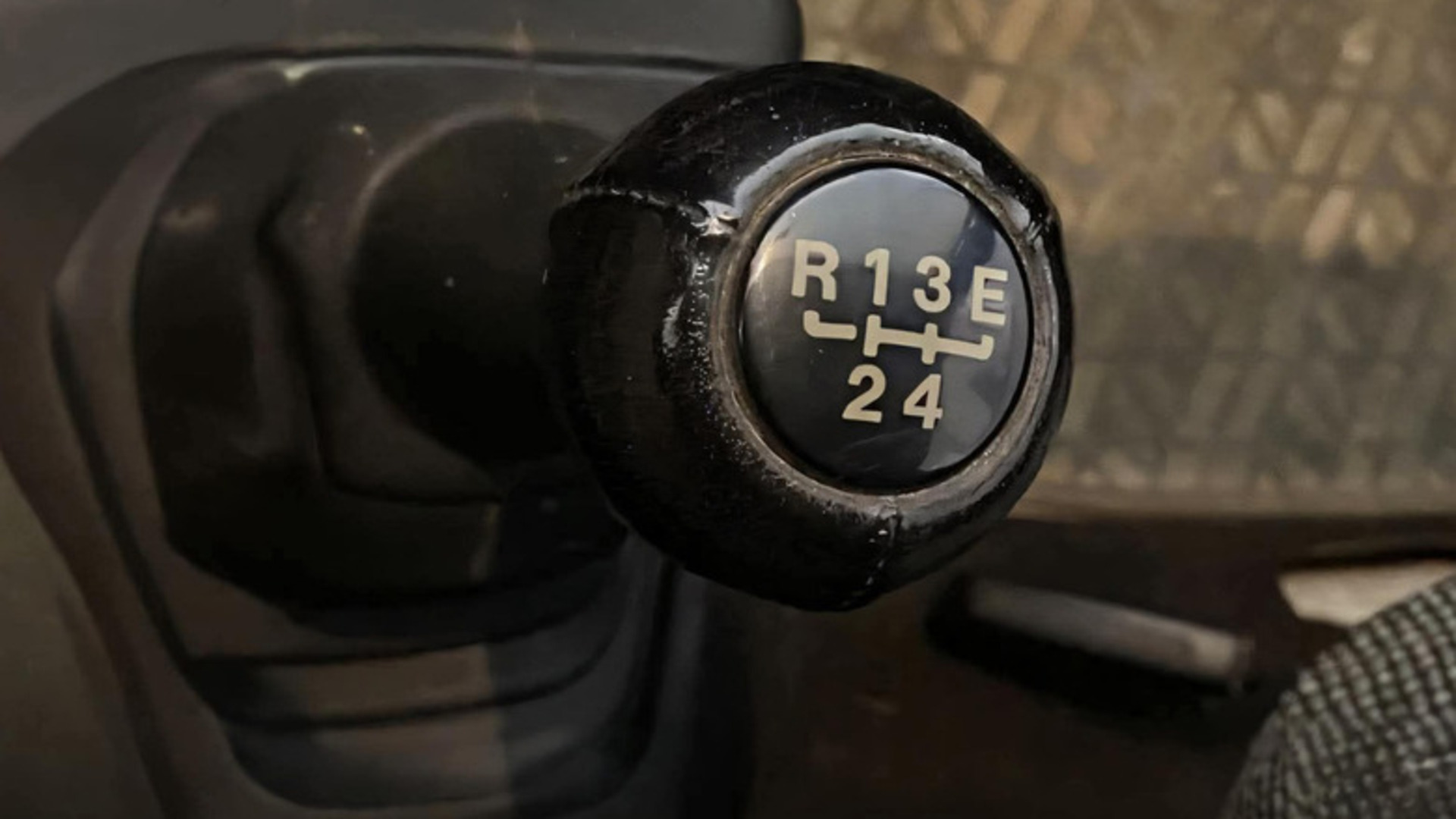What does 'E' mean on a manual gear shift?
