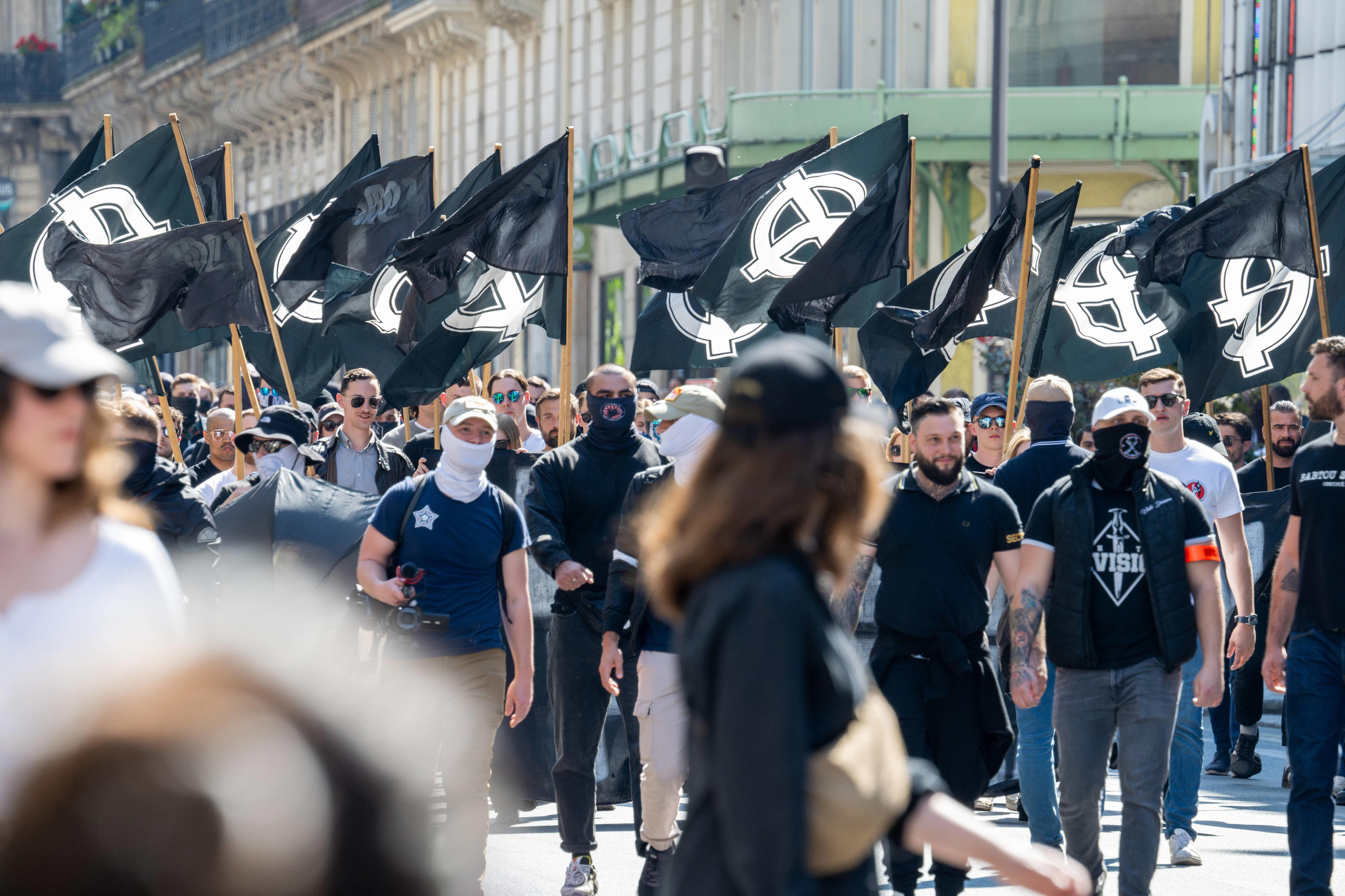 Paris : la manifestation d’extrême droite du Comité du 9 Mai interdite ...