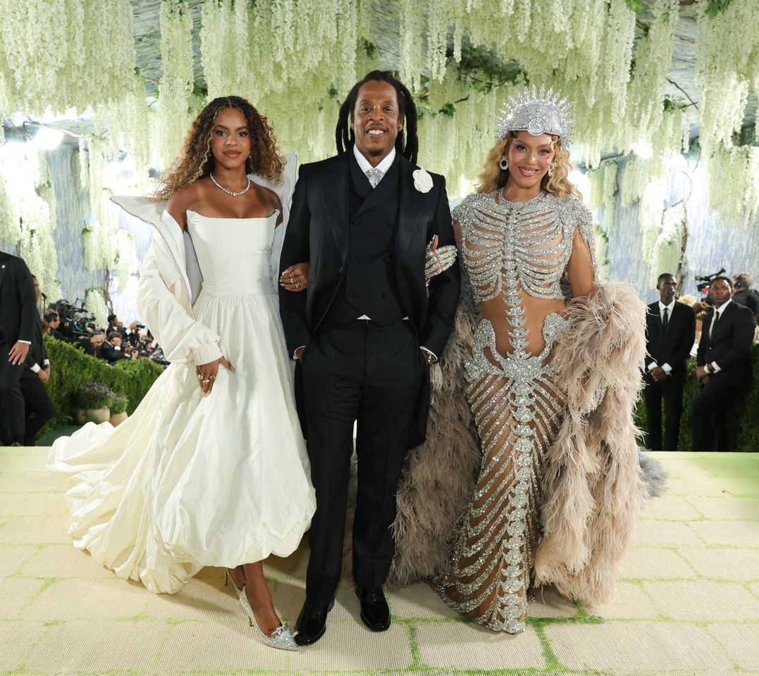Beyoncé's jaw-dropping $50 million Met Gala necklace is cut from a 342 ...