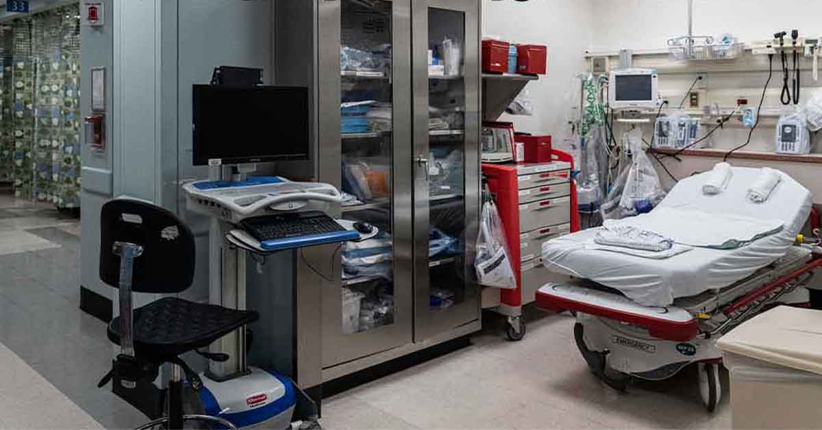 21 hospital employees share the inner workings we all should know
