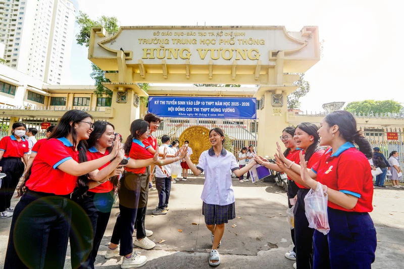 'Nếu kỳ thi này không rực rỡ thì sao?' – Talkshow nóng trước giờ chốt nguyện vọng vào lớp 10