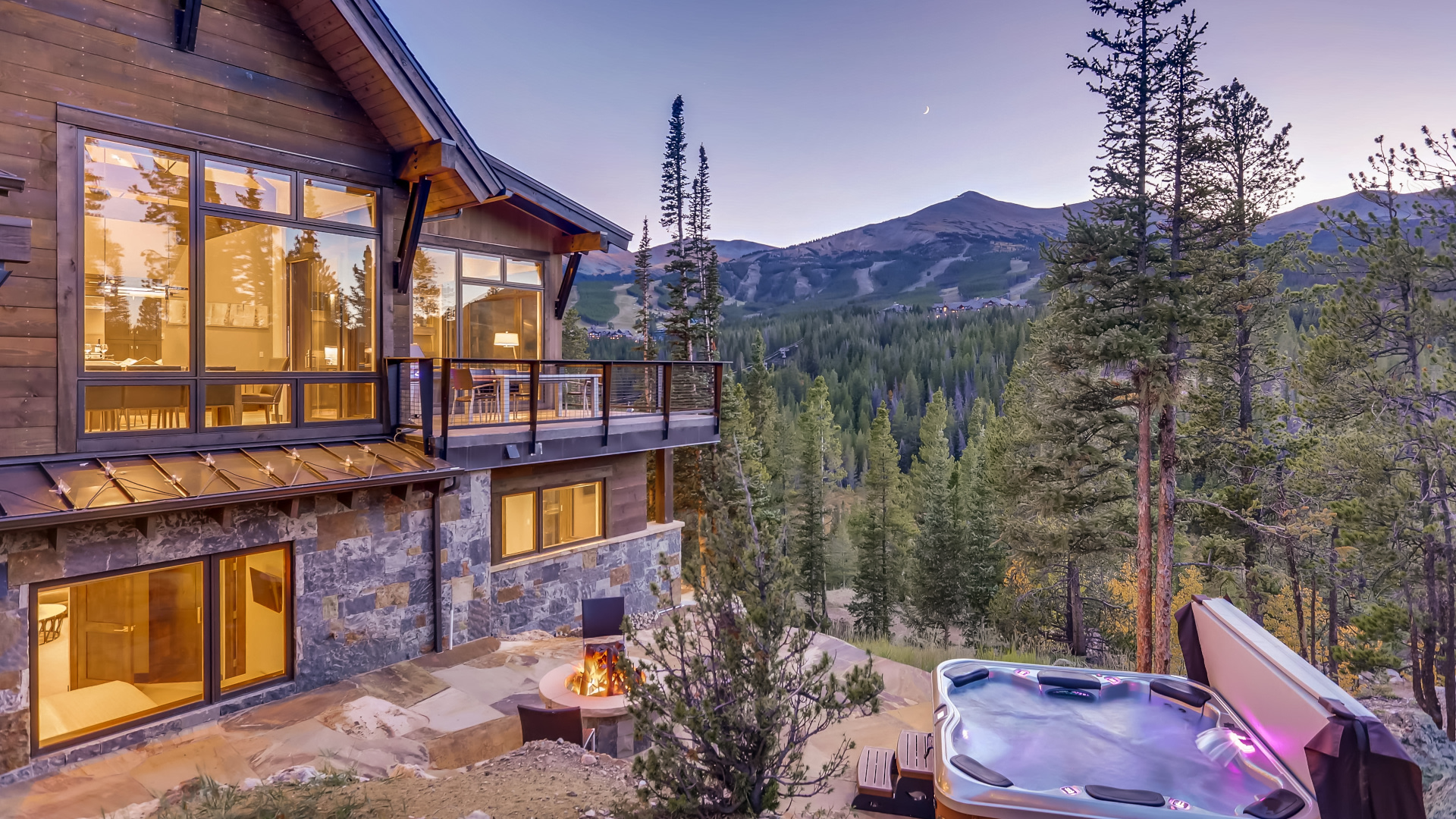 3 award‑winning Vrbo rentals guests love — all under $1K a night