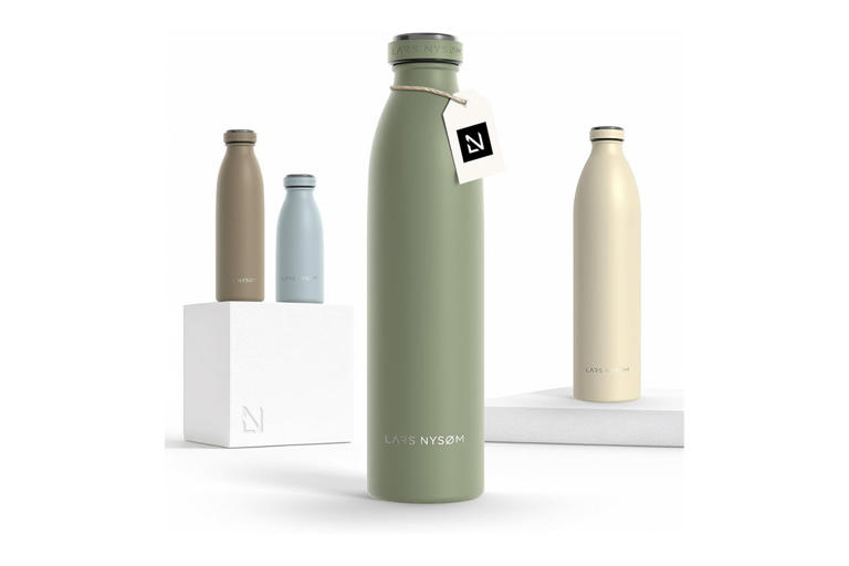 Pyrex’s $15 Water Bottle Is Going Viral Due to a Really Cool Feature ...