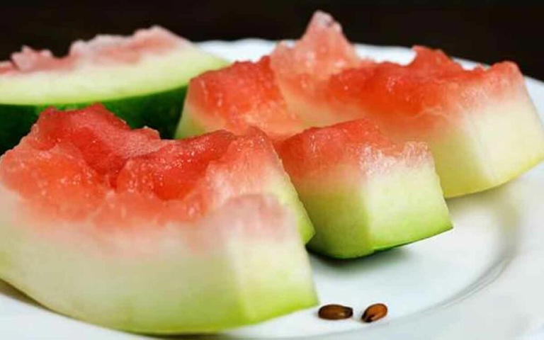 Watermelon rind | పుచ్చ‌కాయ‌ల‌ను తిన్నాక వాటికి ఉండే తెల్ల‌ని తొక్క‌ను ...
