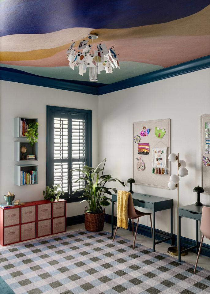 Move over, minimalism—“midmalism” is the feel-good decorating trend ...