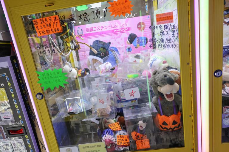 Thailand restricts claw machines near schools, but enforcement challenges persist as operators find ways around the rules. Photo: Jelly Tse