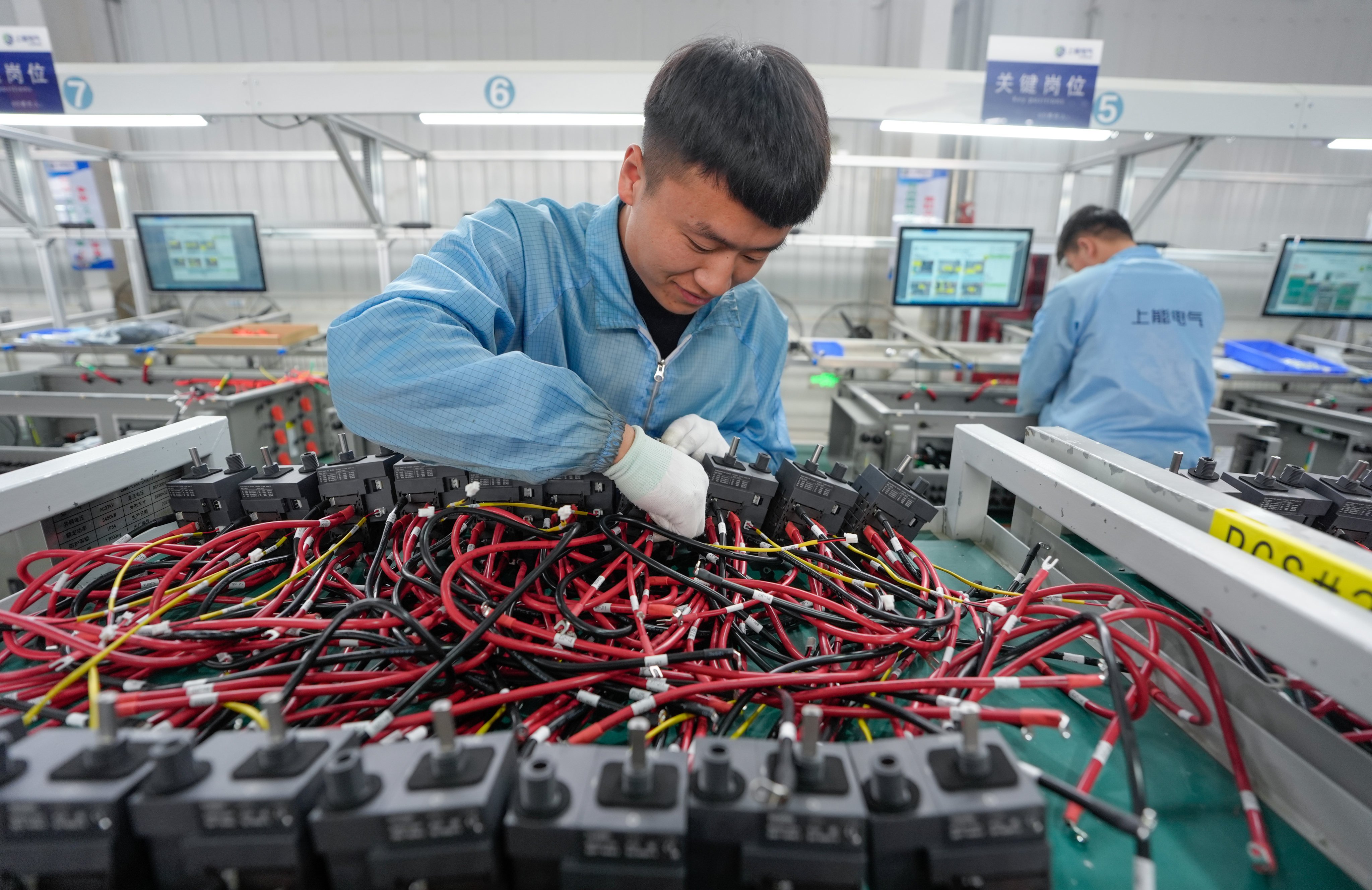 Brussels bans Chinese inverters from EU-funded power projects