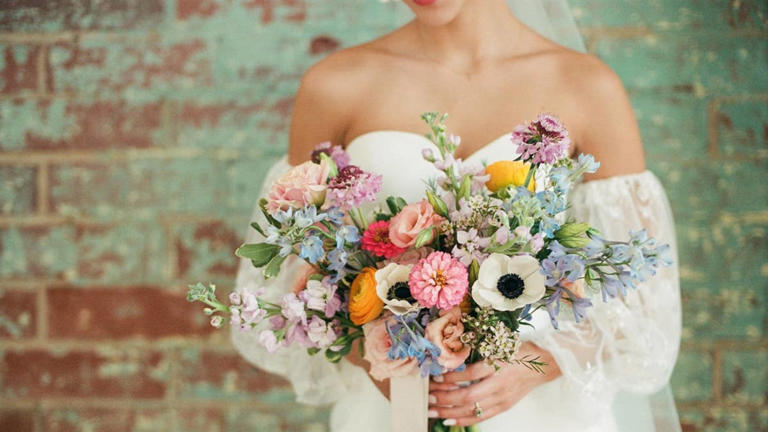 These are 2026's bold wedding bouquet trends that break tradition ...