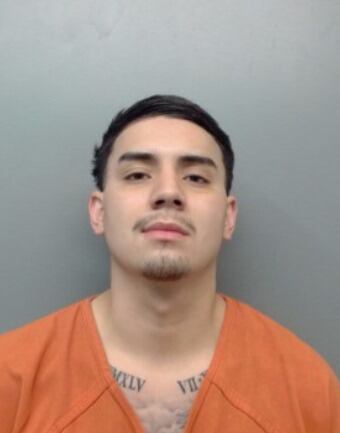 Man arrested for gun threat at Laredo grocery store