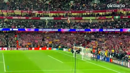 Así vibran los 3.000 aficionados del Atlético de Madrid en el Emirates