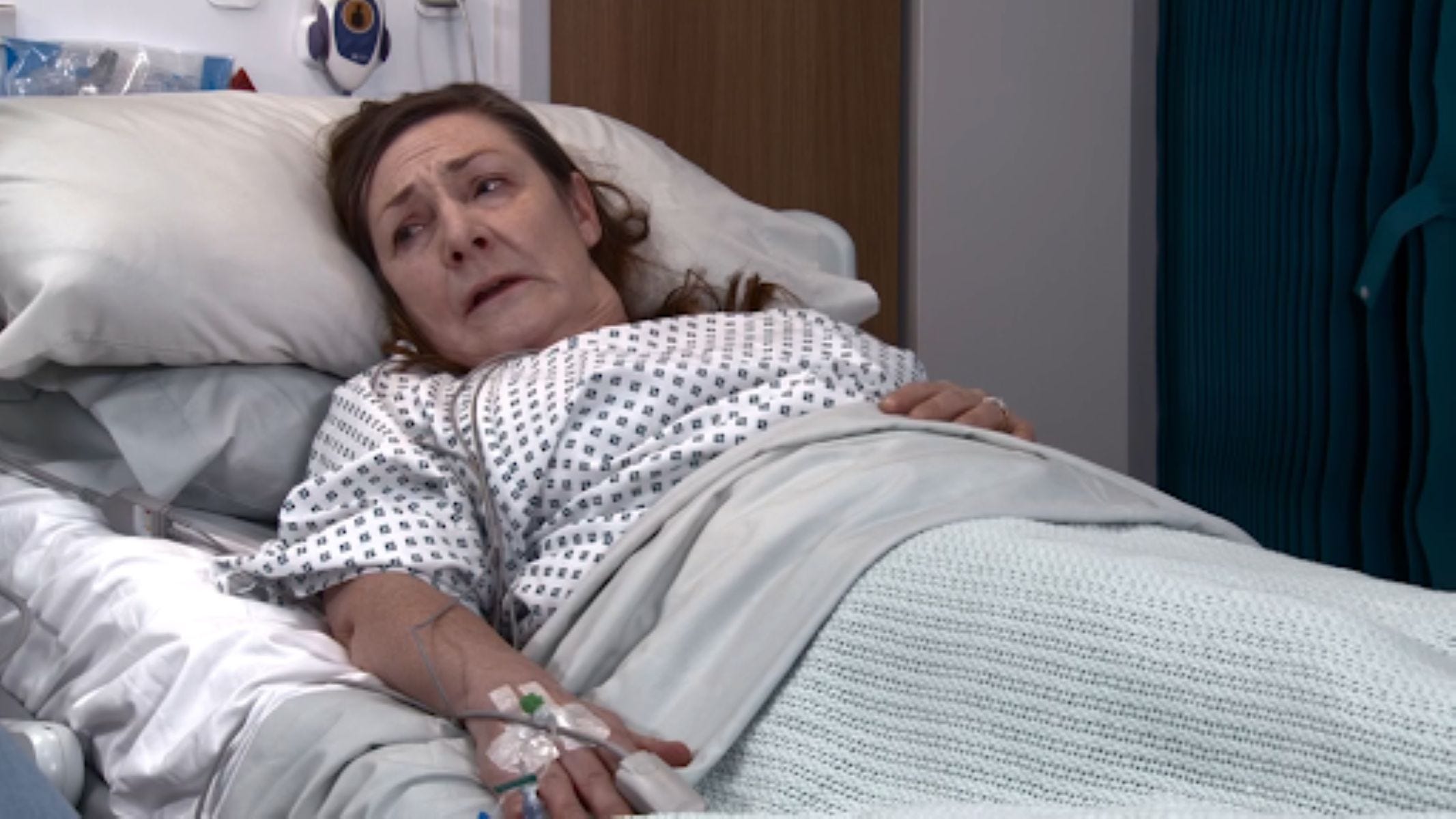 Coronation Street star gutted after accident: "I've smashed my face"