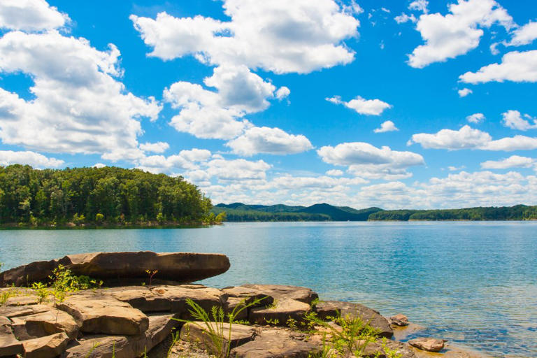 Kentucky State Police rescue 2 from Cave Run Lake after jet ski overturns