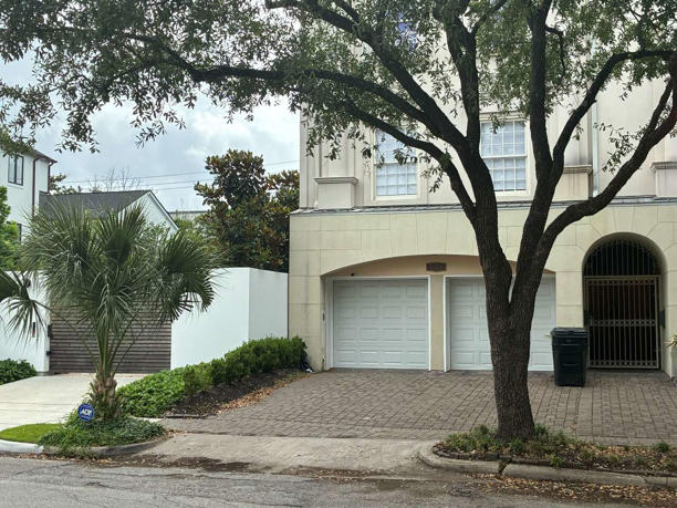 Two adults and two children were found dead in a River Oaks home owned by Traveler's Table co-owners. Houston police are investigating an apparent murder-suicide. (John Wayne Ferguson/Houston Chronicle)
