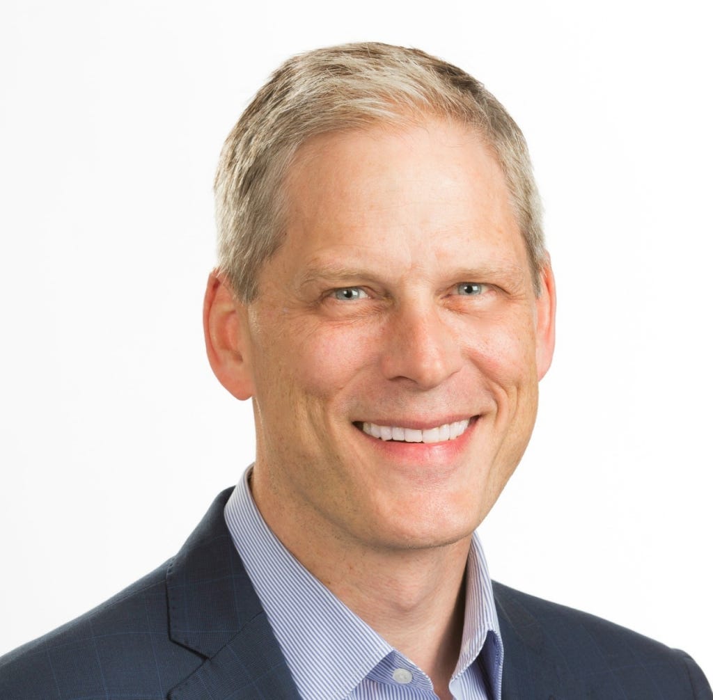 General Motors is losing a top marketing executive