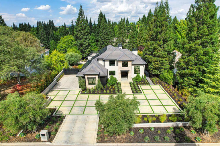 Modern Sacramento area home with sleek swagger turned heads. What did ...
