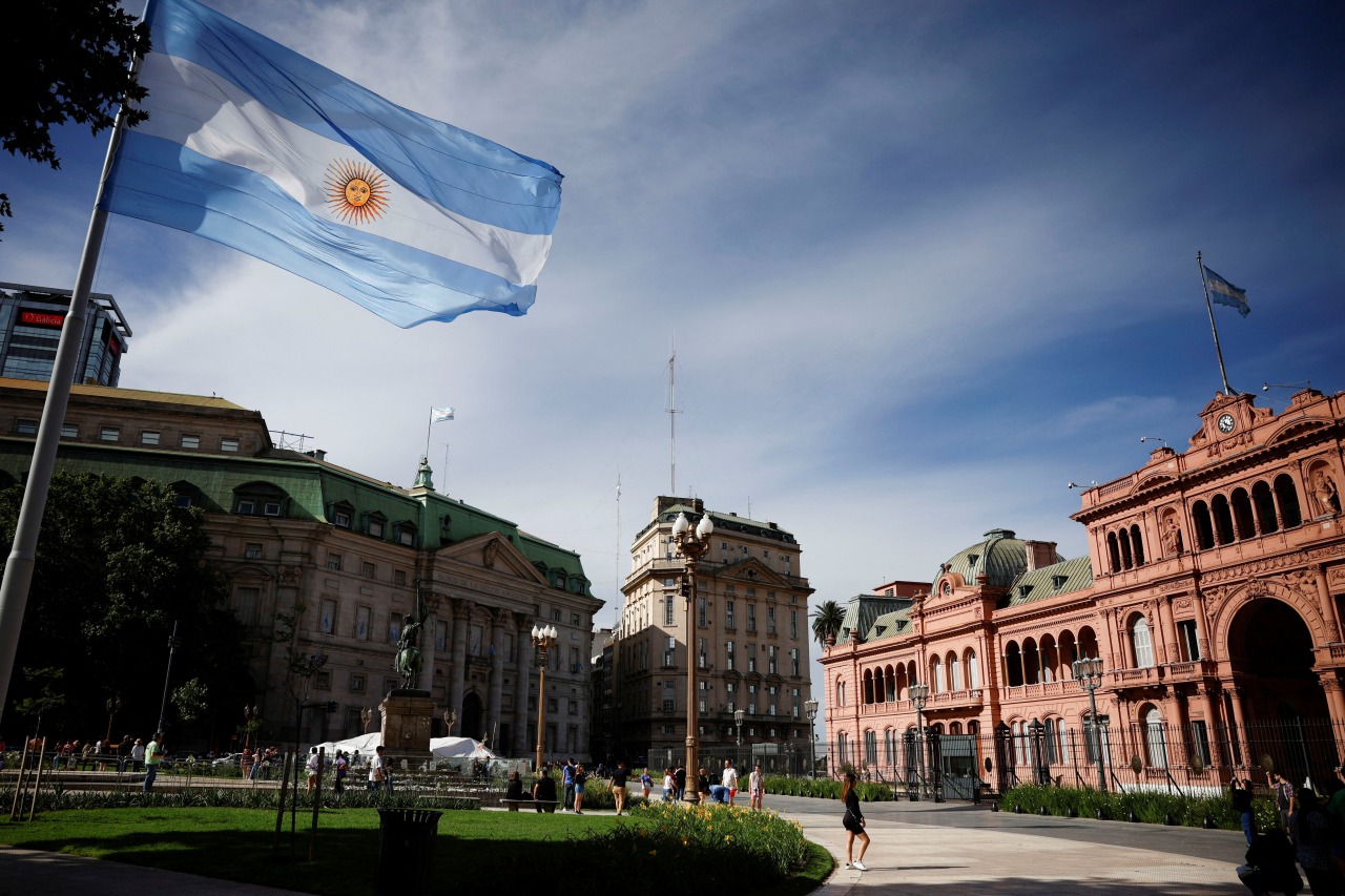 Fitch upgrades Argentina to B- with stable outlook