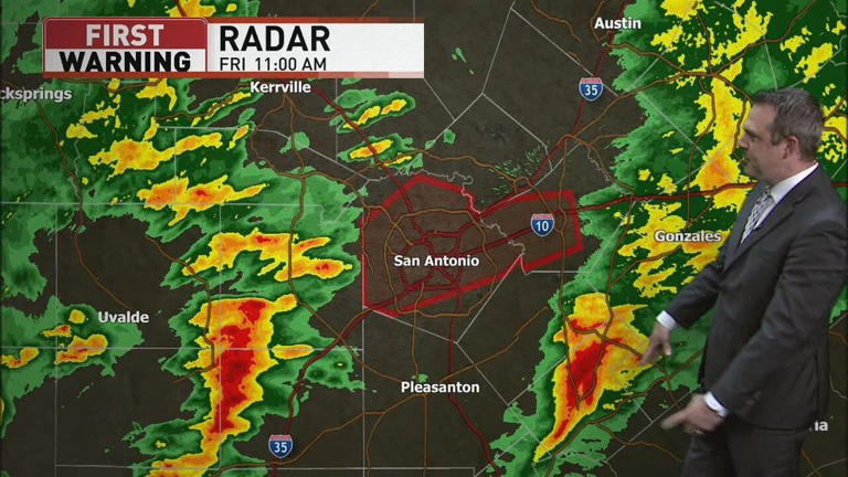 Thunderstorms pass over South Central Texas, heavy rain leads to flooding
