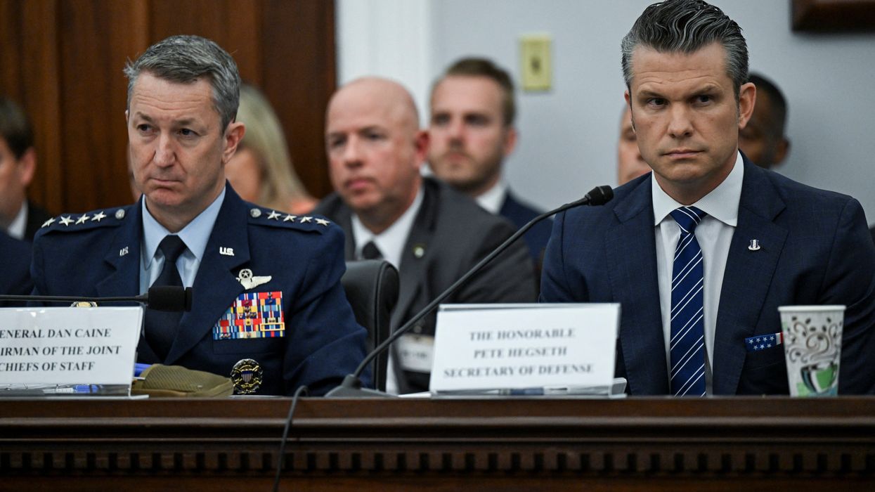 Unexpected question throws off Pentagon officials during Iran war briefing