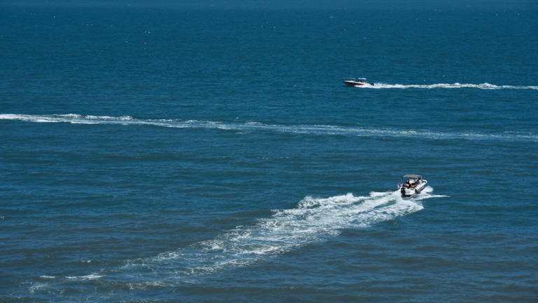 US Navy sinks 7 Iranian fast-attack boats in the Strait of Hormuz as ...