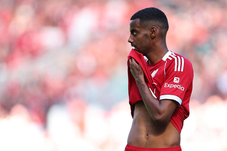 Alexander Isak injury update ahead of Chelsea meeting