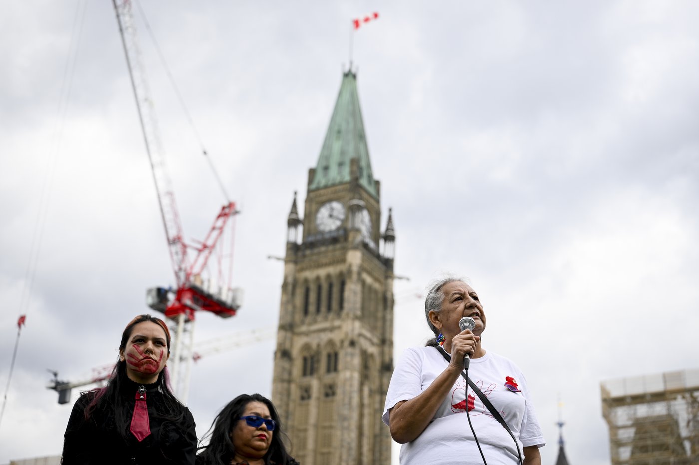 Vigil held on Parliament Hill for missing and murdered Indigenous women
