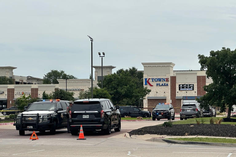 2 killed, 3 injured in shootings near a shopping mall north of Dallas