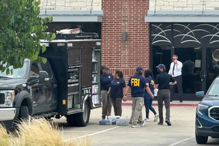 2 killed and 3 injured in shooting at shopping mall north of Dallas ...