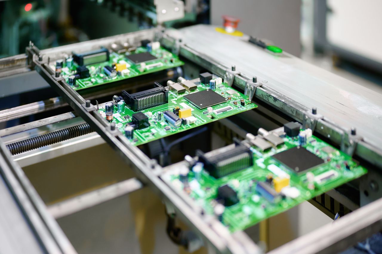 US regulator moves to ban Chinese labs from certifying devices over ...